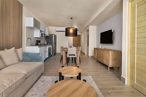 Surfside Beachfront Suites by Playa Caracol Resorts