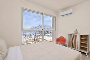 Surfside Beachfront Suites by Playa Caracol Resorts