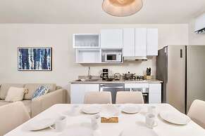Surfside Beachfront Suites by Playa Caracol Resorts