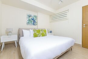 Surfside Beachfront Suites by Playa Caracol Resorts