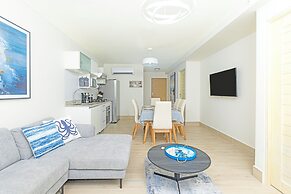 Surfside Beachfront Suites by Playa Caracol Resorts
