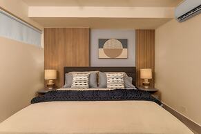 Surfside Beachfront Suites by Playa Caracol Resorts