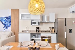 Surfside Beachfront Suites by Playa Caracol Resorts