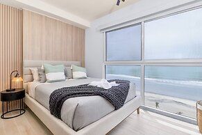 Surfside Beachfront Suites by Playa Caracol Resorts