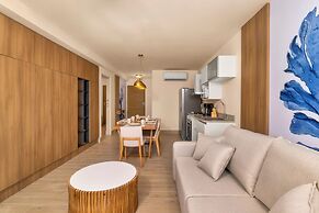 Surfside Beachfront Suites by Playa Caracol Resorts