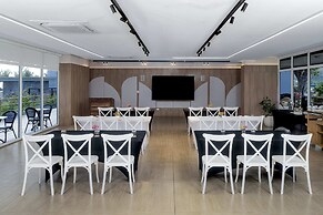 Surfside Beachfront Suites by Playa Caracol Resorts
