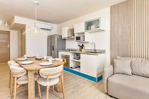 Surfside Beachfront Suites by Playa Caracol Resorts