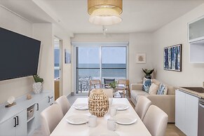 Surfside Beachfront Suites by Playa Caracol Resorts