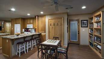 Scenic Wonders Buss Stop 3 Bedrooms