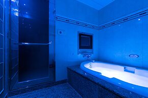 HOTEL D-WAVE Shinjuku - Adults Only