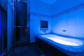 HOTEL D-WAVE Shinjuku - Adults Only