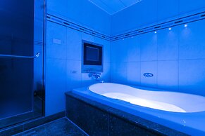 HOTEL D-WAVE Shinjuku - Adults Only