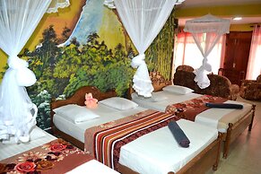 Grand Adams Peak Hotel