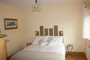 Madra Rua Organic Accommodation
