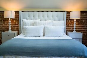 Newly Renovated Rino Retreat