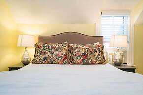 Newly Renovated Rino Retreat