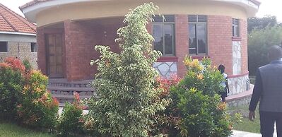 Mango Cottages & Recreation Center