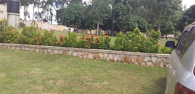 Mango Cottages & Recreation Center