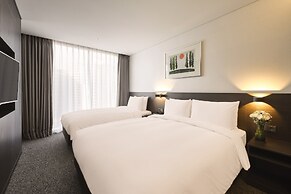 NINE TREE BY PARNAS SEOUL INSADONG