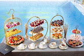 Maximilan DaNang Beach Hotel