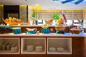 Maximilan DaNang Beach Hotel