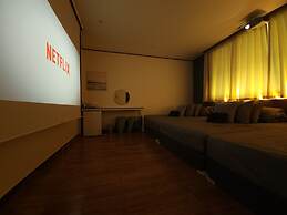 OYO Hostel Myeongdong 5