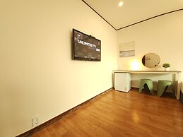 OYO Hostel Myeongdong 5