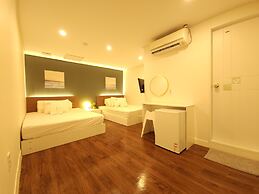 OYO Hostel Myeongdong 5