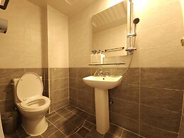 OYO Hostel Myeongdong 5