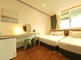OYO Hostel Myeongdong 5