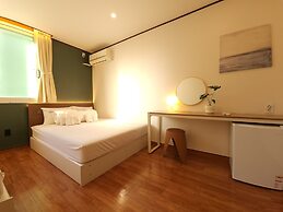 OYO Hostel Myeongdong 5