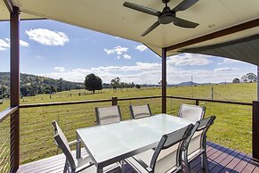 Valley Cabins By The Creek