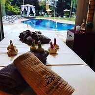 Casa Amarela Executive Hotel