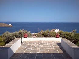 Stunning House - Sleeps 11, Terrace & Sea View