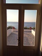 Stunning House - Sleeps 11, Terrace & Sea View