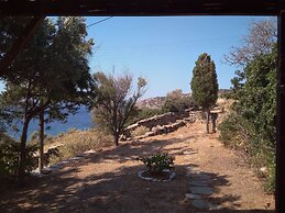 Stunning House - Sleeps 11, Terrace & Sea View