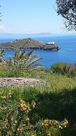 Stunning House - Sleeps 11, Terrace & Sea View