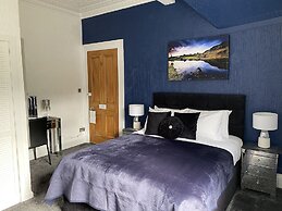 Ashburn House De Luxe B&B