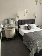 Ashburn House De Luxe B&B