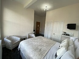 Ashburn House De Luxe B&B