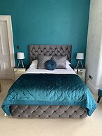 Ashburn House De Luxe B&B