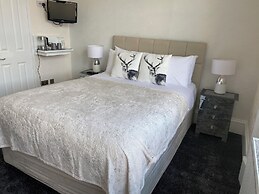 Ashburn House De Luxe B&B