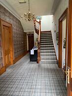 Ashburn House De Luxe B&B