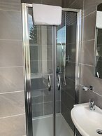 Ashburn House De Luxe B&B