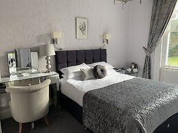 Ashburn House De Luxe B&B