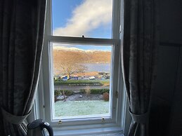 Ashburn House De Luxe B&B