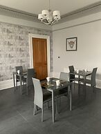 Ashburn House De Luxe B&B