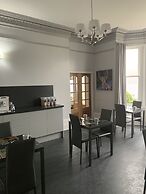 Ashburn House De Luxe B&B