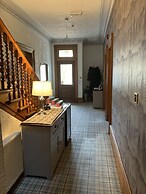 Ashburn House De Luxe B&B