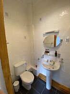 Ashburn House De Luxe B&B